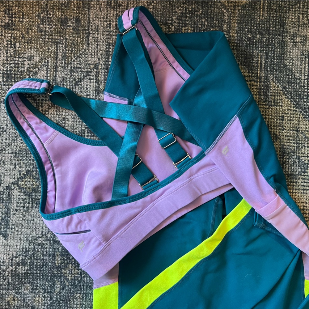 Fabletics Powerhold Leggings and Bra Bundle - Picture 2 of 2